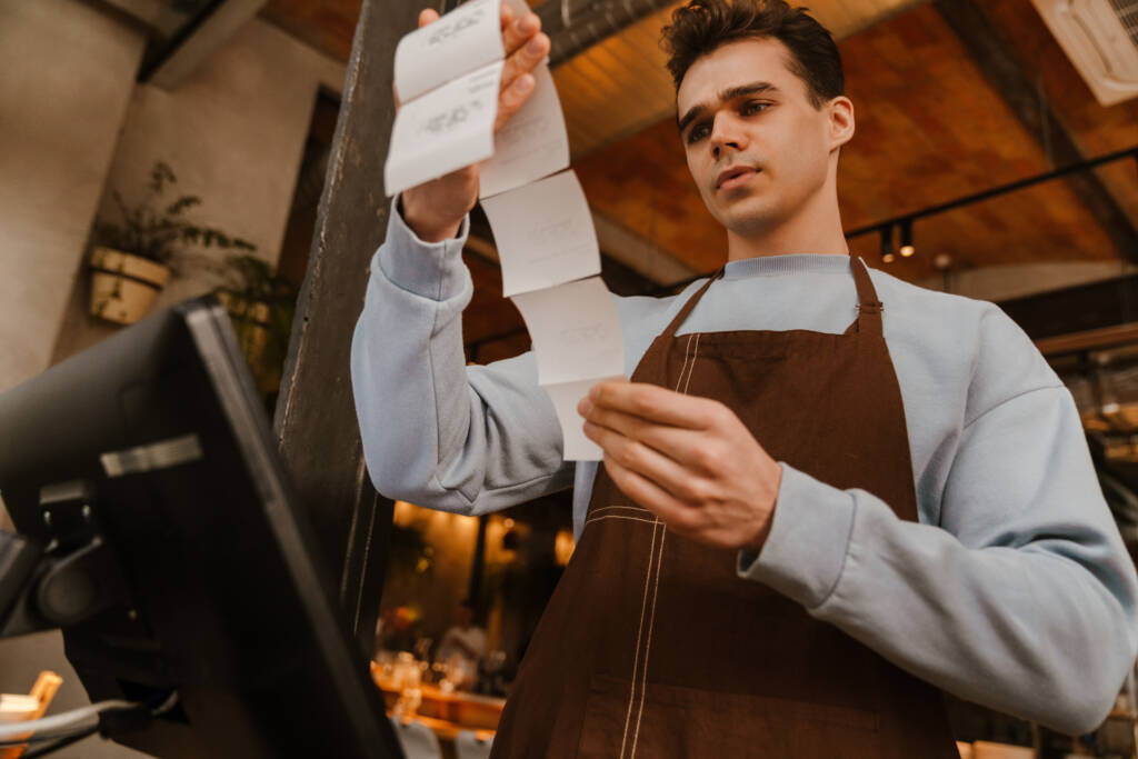 Signs Your Restaurant is Ready for Fractional CFO Advisory