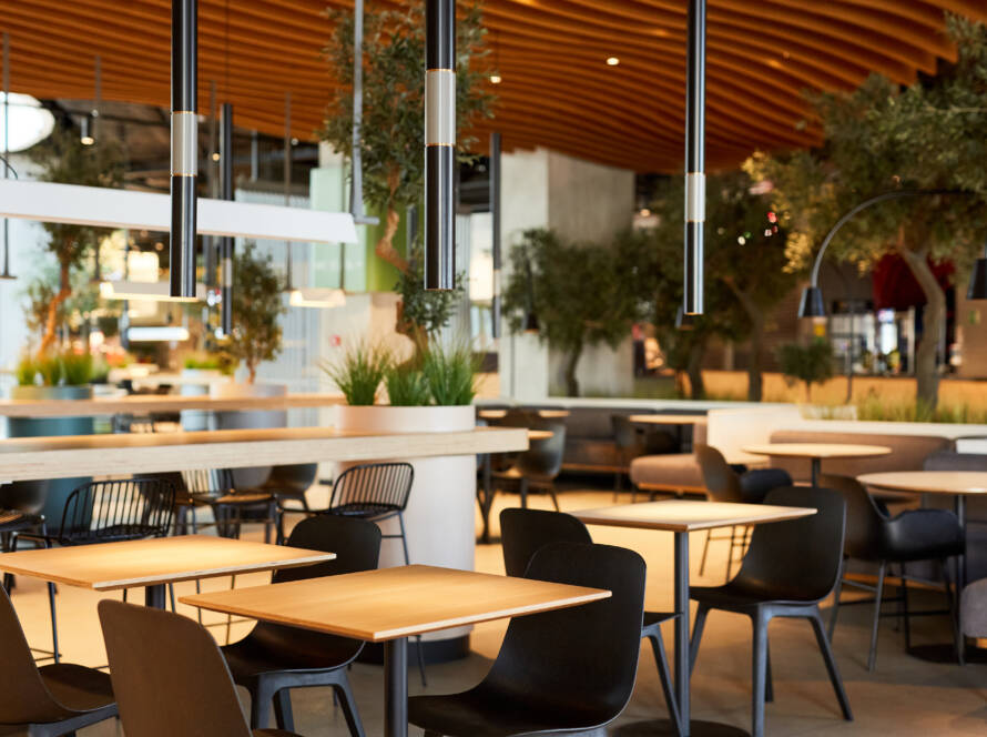 Small Restaurant Bookkeeping vs. Generic QuickBooks: What’s the Difference?